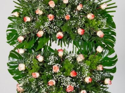 Corona de difuntos con dos cabezales de rosas y verdes mod. L2 - Envio Coronas Murcia